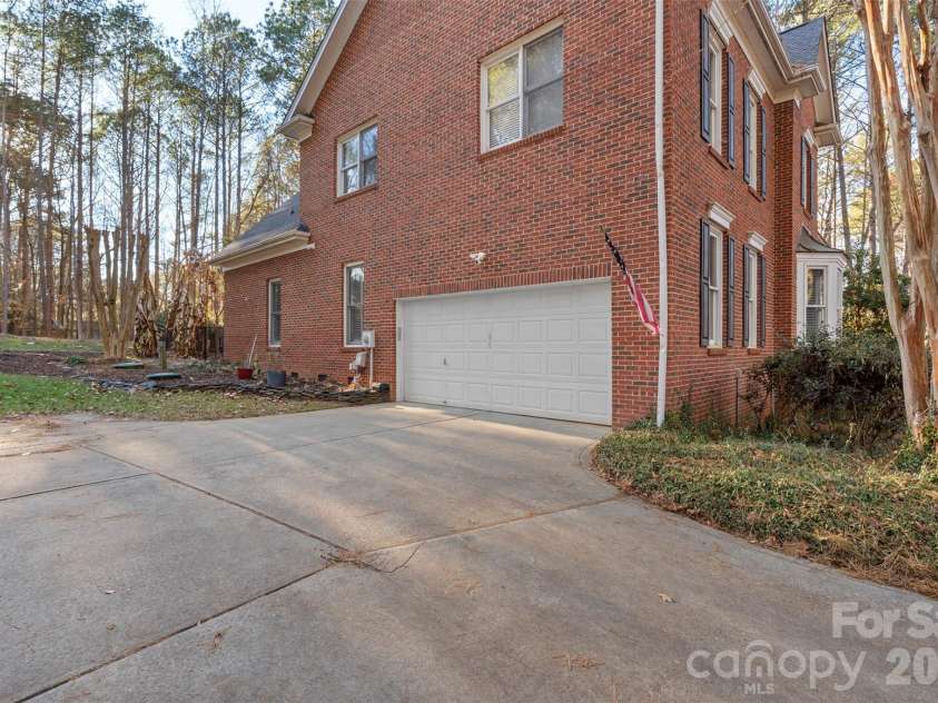 123 Wildiris Drive, Mooresville, NC 28117.  MLS# CAR4334938, YatesRealty ID 2922. 