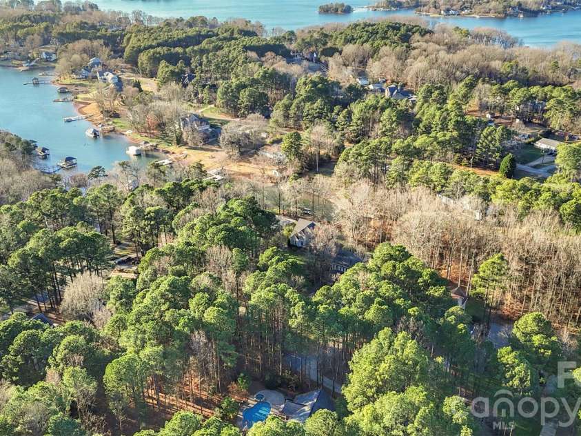 123 Wildiris Drive, Mooresville, NC 28117.  MLS# CAR4334938, YatesRealty ID 2922. 