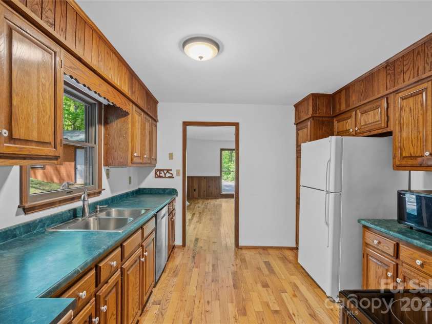 315 Morgan Branch Road, Leicester, NC 28748.  MLS# CAR4252510, YatesRealty ID 2922. Kitchen