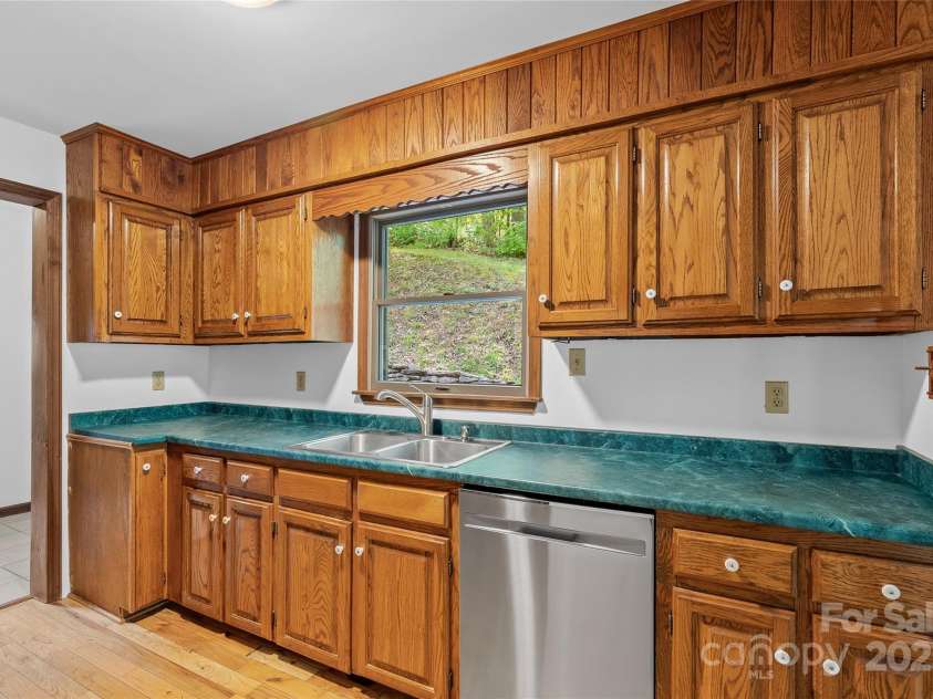 315 Morgan Branch Road, Leicester, NC 28748.  MLS# CAR4252510, YatesRealty ID 2922. Kitchen