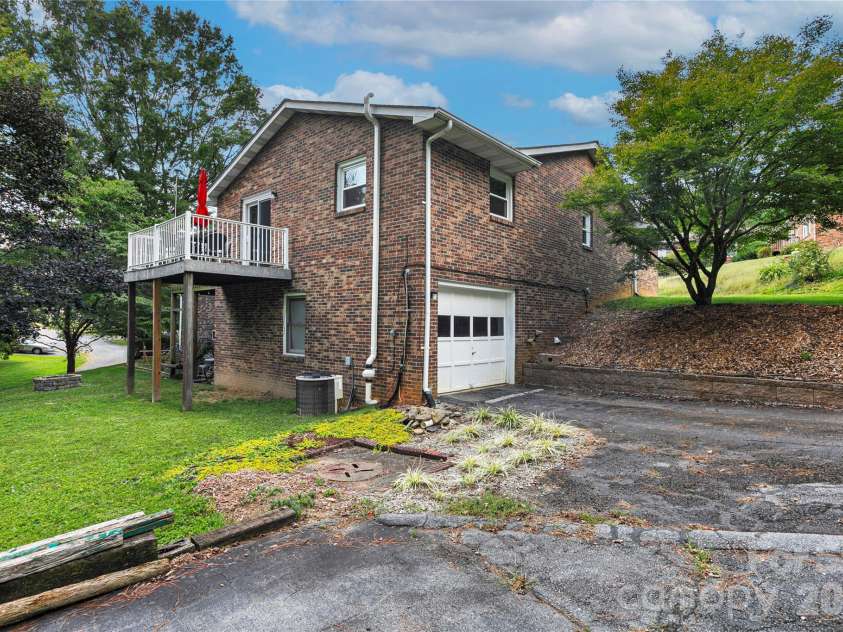 114 Falling Waters Road, Hendersonville, NC 28792.  MLS# CAR4426229, YatesRealty ID 29220. New garage door opener