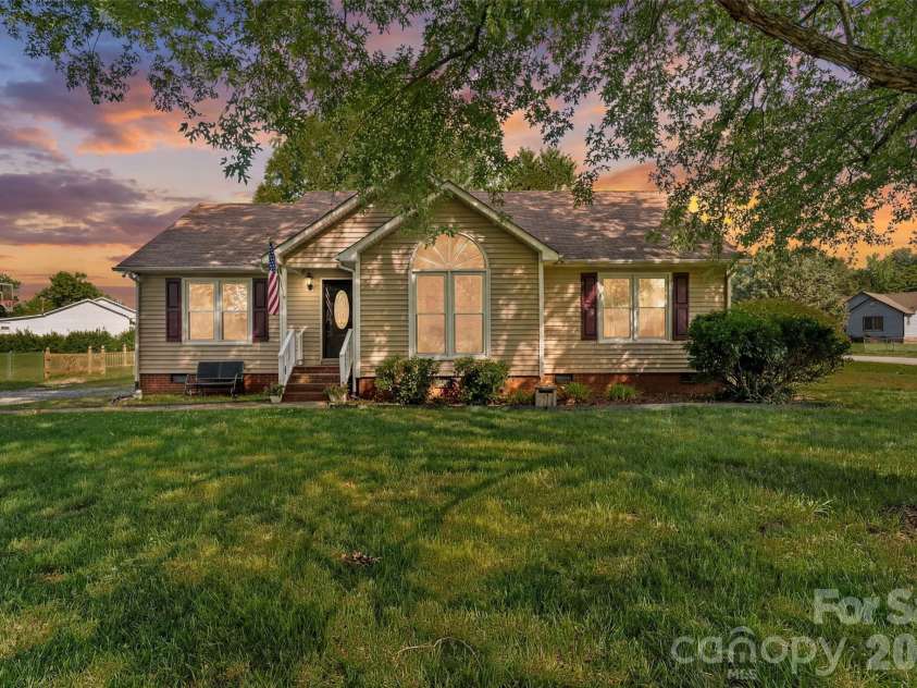 1009 Stevens Road, Monroe, NC 28110.  MLS# CAR4389380, YatesRealty ID 29221. 
