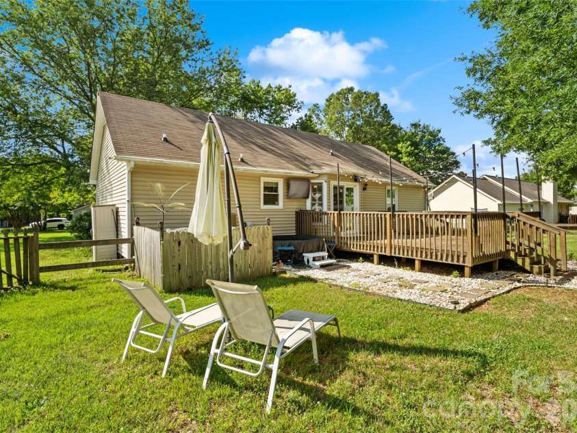 1009 Stevens Road, Monroe, NC 28110.  MLS# CAR4389380, YatesRealty ID 29221. 