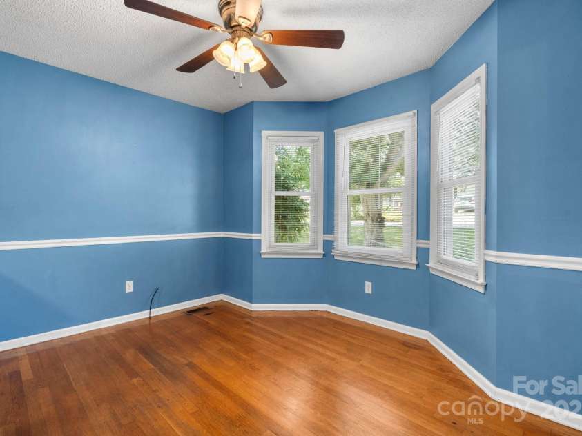 1776 Castlewood Court, Hickory, NC 28602.  MLS# CAR4286898, YatesRealty ID 29221. 