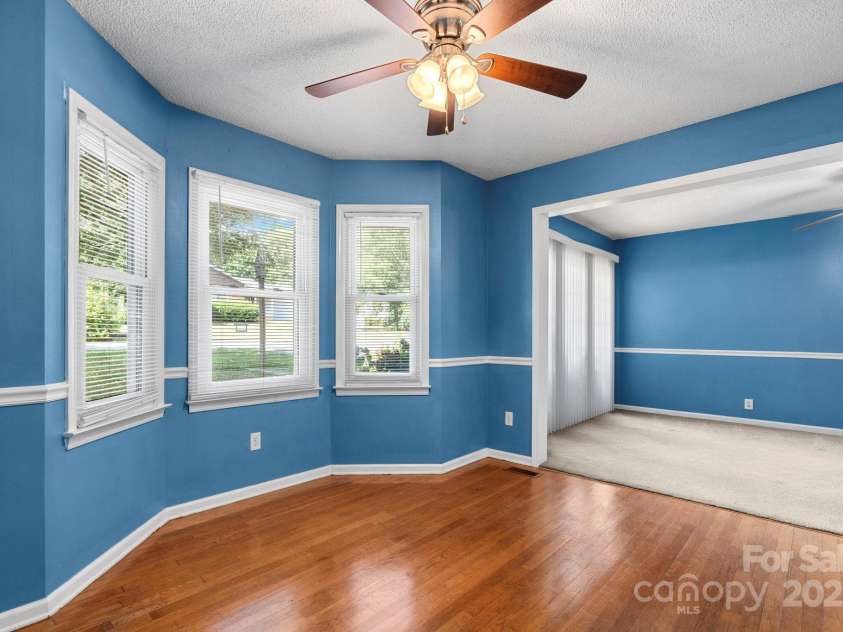 1776 Castlewood Court, Hickory, NC 28602.  MLS# CAR4286898, YatesRealty ID 29221. 