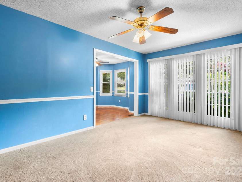 1776 Castlewood Court, Hickory, NC 28602.  MLS# CAR4286898, YatesRealty ID 29221. 