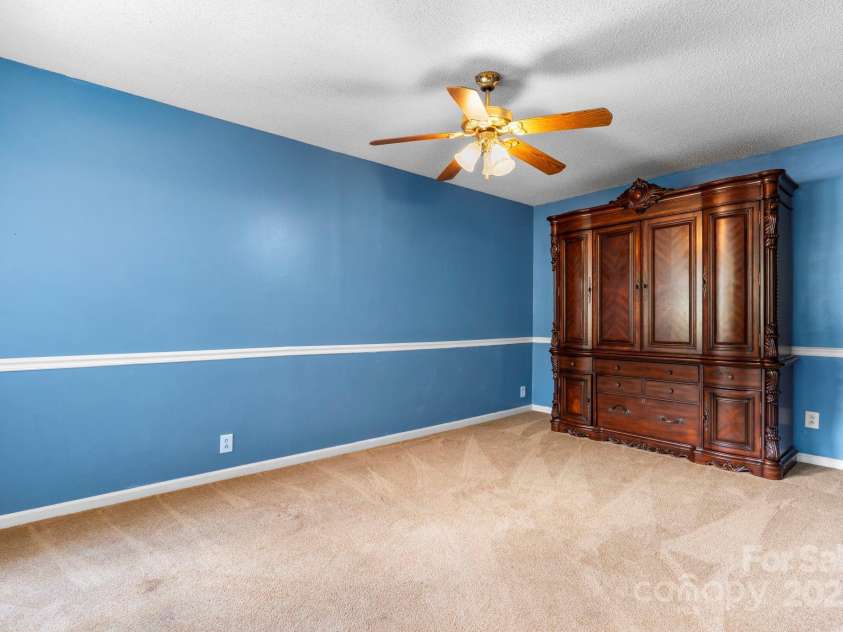 1776 Castlewood Court, Hickory, NC 28602.  MLS# CAR4286898, YatesRealty ID 29221. 