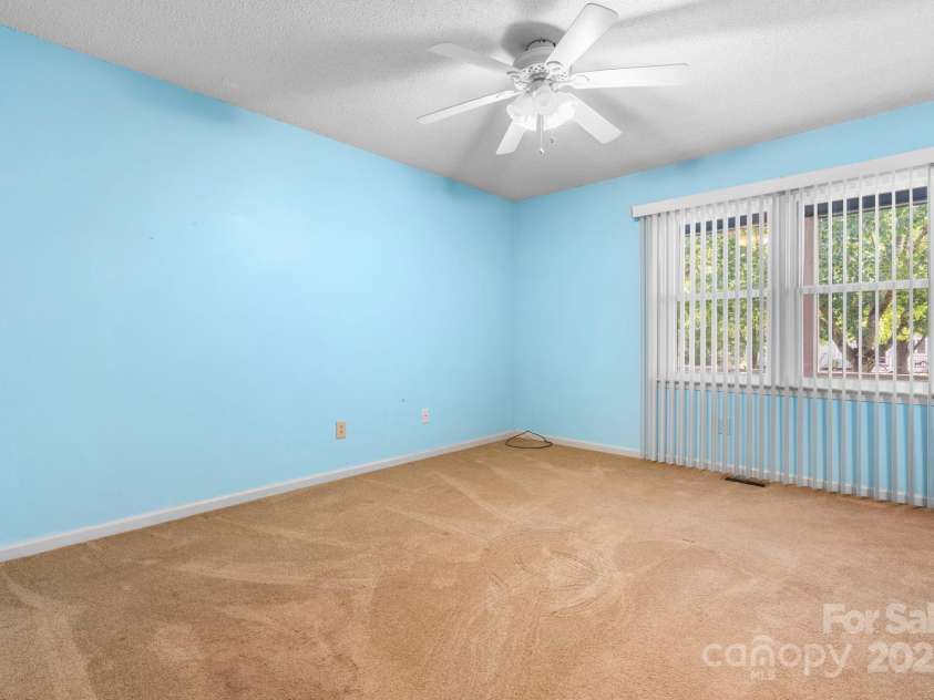 1776 Castlewood Court, Hickory, NC 28602.  MLS# CAR4286898, YatesRealty ID 29221. 