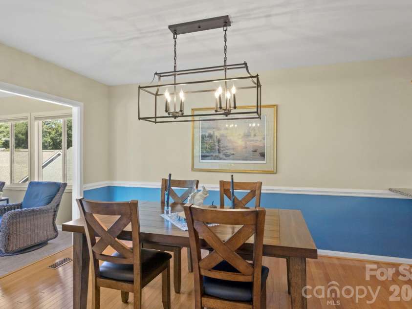 237 Charlestown Drive, Hendersonville, NC 28792.  MLS# CAR4390917, YatesRealty ID 29222. 
