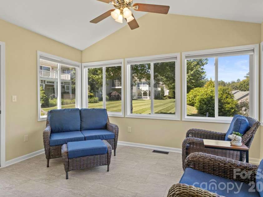 237 Charlestown Drive, Hendersonville, NC 28792.  MLS# CAR4390917, YatesRealty ID 29222. 
