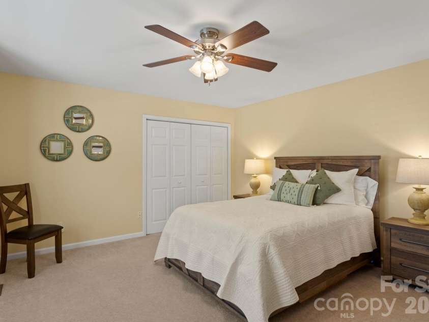 237 Charlestown Drive, Hendersonville, NC 28792.  MLS# CAR4390917, YatesRealty ID 29222. 