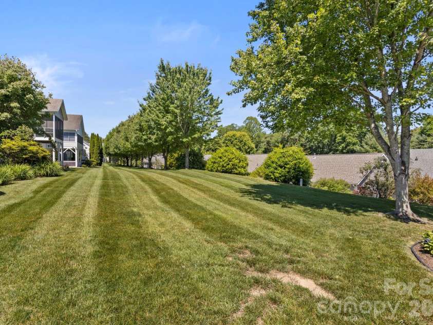 237 Charlestown Drive, Hendersonville, NC 28792.  MLS# CAR4390917, YatesRealty ID 29222. 
