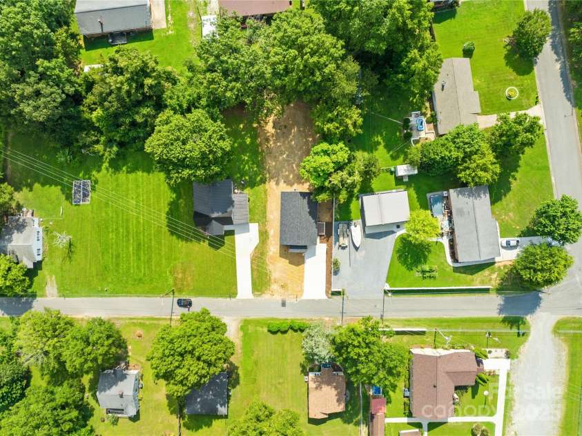 500 North Drive, Cherryville, NC 28021.  MLS# CAR4277226, YatesRealty ID 29222. 