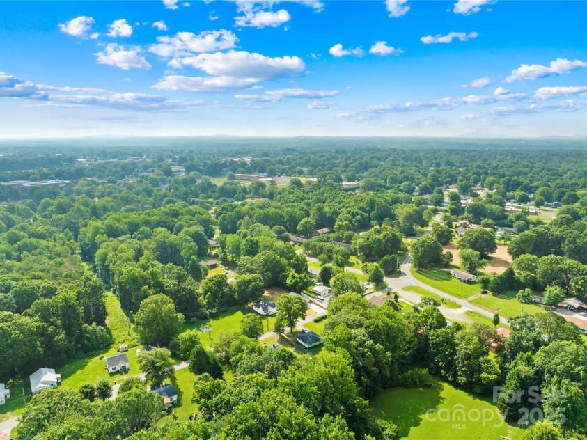 500 North Drive, Cherryville, NC 28021.  MLS# CAR4277226, YatesRealty ID 29222. 