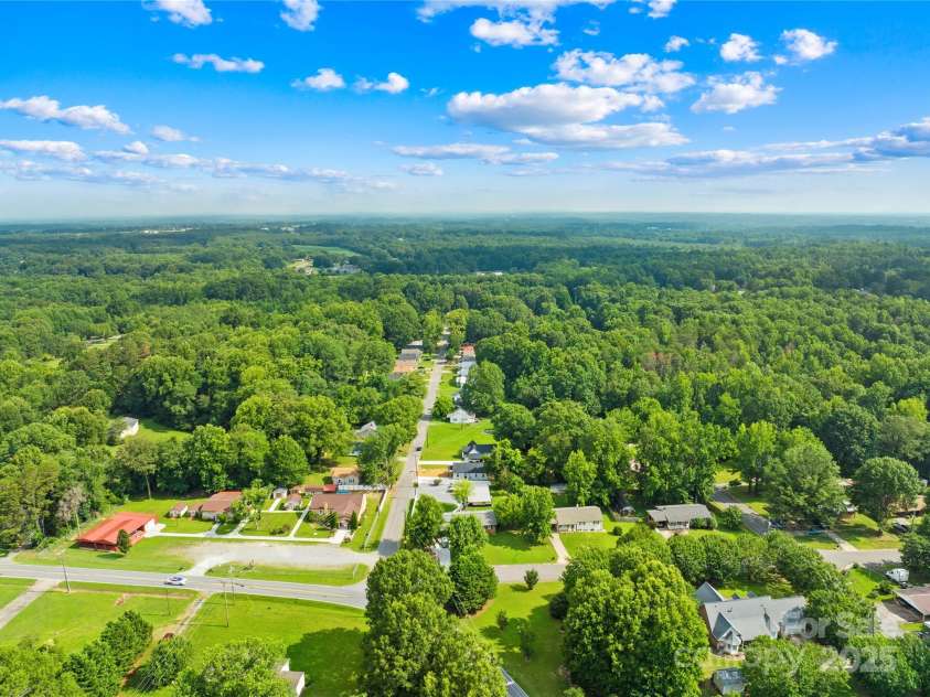 500 North Drive, Cherryville, NC 28021.  MLS# CAR4277226, YatesRealty ID 29222. 