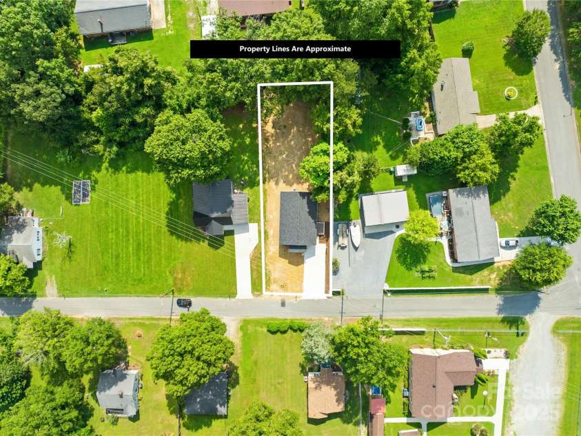 500 North Drive, Cherryville, NC 28021.  MLS# CAR4277226, YatesRealty ID 29222. Large rear yard