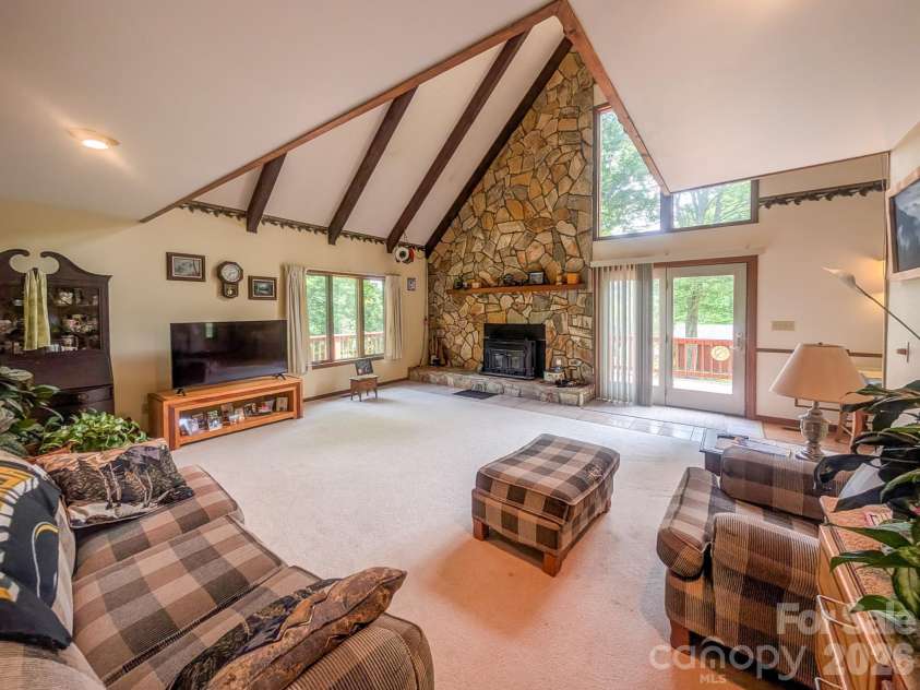 114 Dewberry Lane, Burnsville, NC 28705.  MLS# CAR4388919, YatesRealty ID 29224. 
