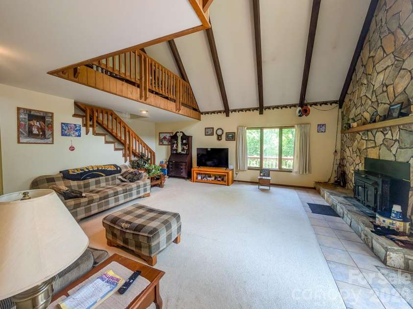 114 Dewberry Lane, Burnsville, NC 28705.  MLS# CAR4388919, YatesRealty ID 29224. 