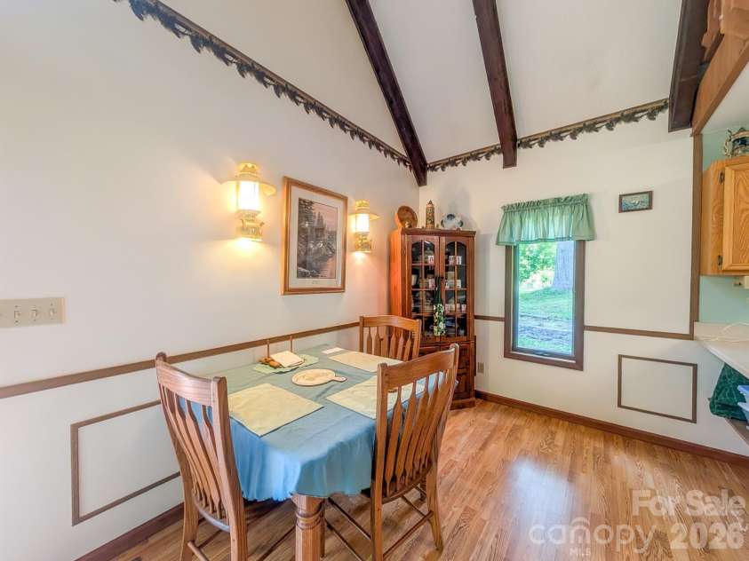 114 Dewberry Lane, Burnsville, NC 28705.  MLS# CAR4388919, YatesRealty ID 29224. 