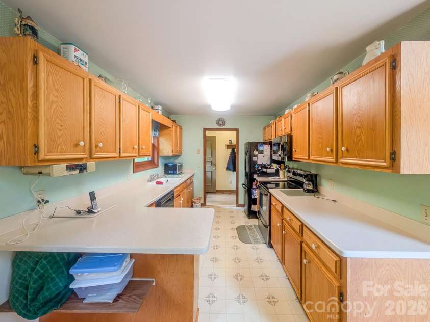 114 Dewberry Lane, Burnsville, NC 28705.  MLS# CAR4388919, YatesRealty ID 29224. 