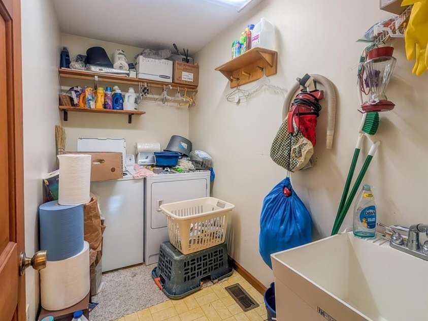 114 Dewberry Lane, Burnsville, NC 28705.  MLS# CAR4388919, YatesRealty ID 29224. 