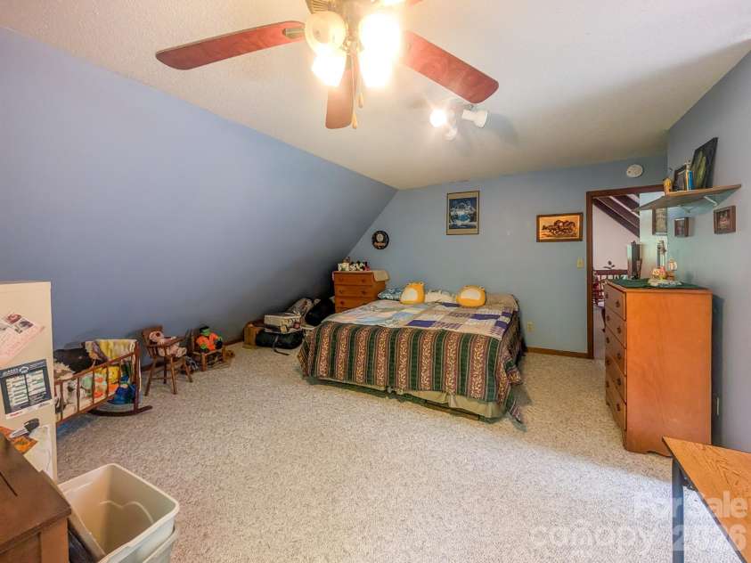 114 Dewberry Lane, Burnsville, NC 28705.  MLS# CAR4388919, YatesRealty ID 29224. 