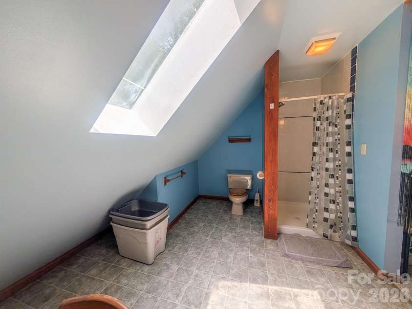 114 Dewberry Lane, Burnsville, NC 28705.  MLS# CAR4388919, YatesRealty ID 29224. 
