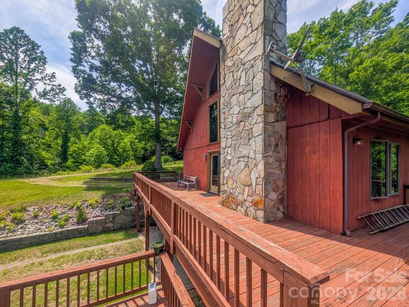 114 Dewberry Lane, Burnsville, NC 28705.  MLS# CAR4388919, YatesRealty ID 29224. 