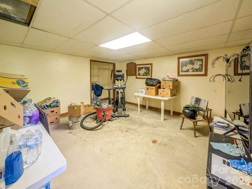 114 Dewberry Lane, Burnsville, NC 28705.  MLS# CAR4388919, YatesRealty ID 29224. 