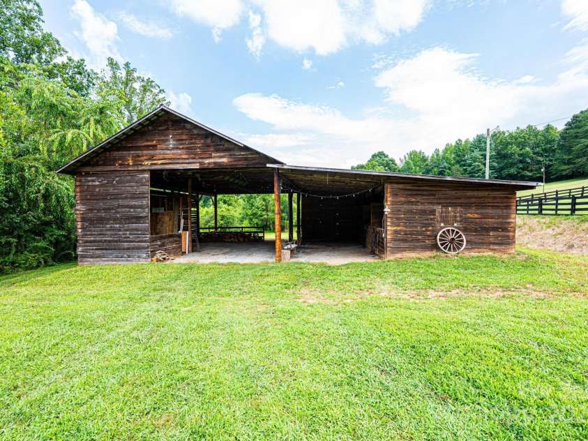 1870 Guildwood Place, Hudson, NC 28638.  MLS# CAR4284116, YatesRealty ID 29225. 