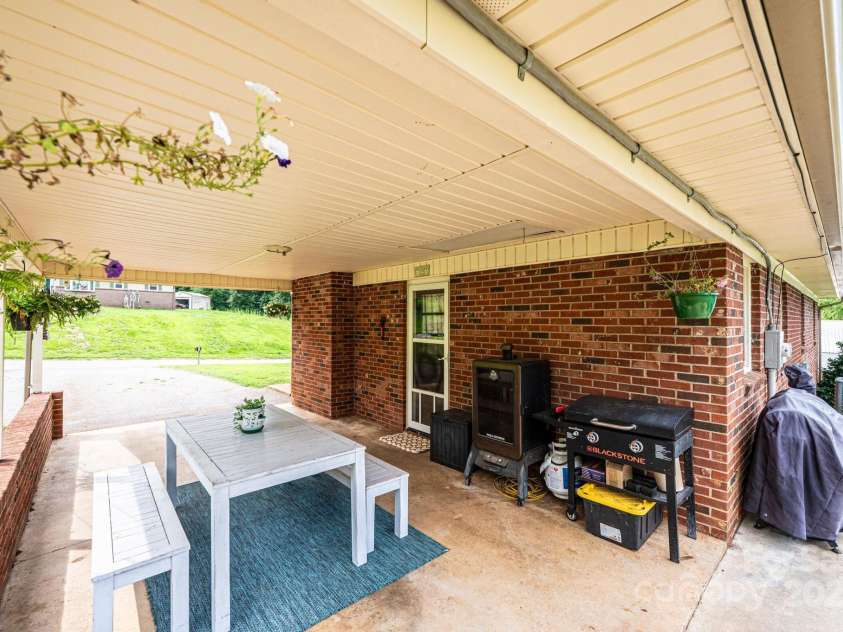 1870 Guildwood Place, Hudson, NC 28638.  MLS# CAR4284116, YatesRealty ID 29225. 