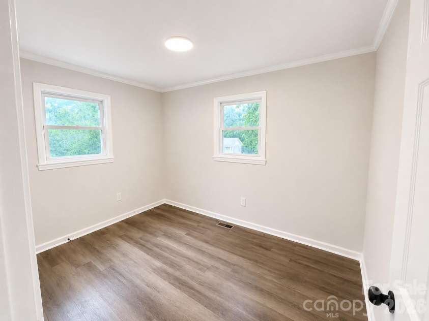 803 Dogwood Drive, Dallas, NC 28034.  MLS# CAR4391891, YatesRealty ID 29225. 