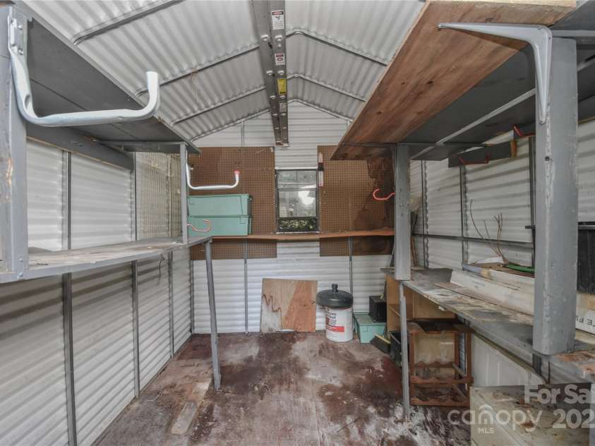 5418 Amado Street, Charlotte, NC 28215.  MLS# CAR4281433, YatesRealty ID 29226. 