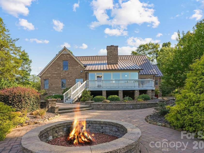 1715 Regan Road, Lexington, NC 27292.  MLS# CAR4391919, YatesRealty ID 29227. 