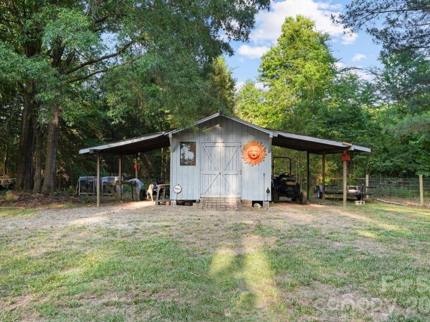 1715 Regan Road, Lexington, NC 27292.  MLS# CAR4391919, YatesRealty ID 29227. 