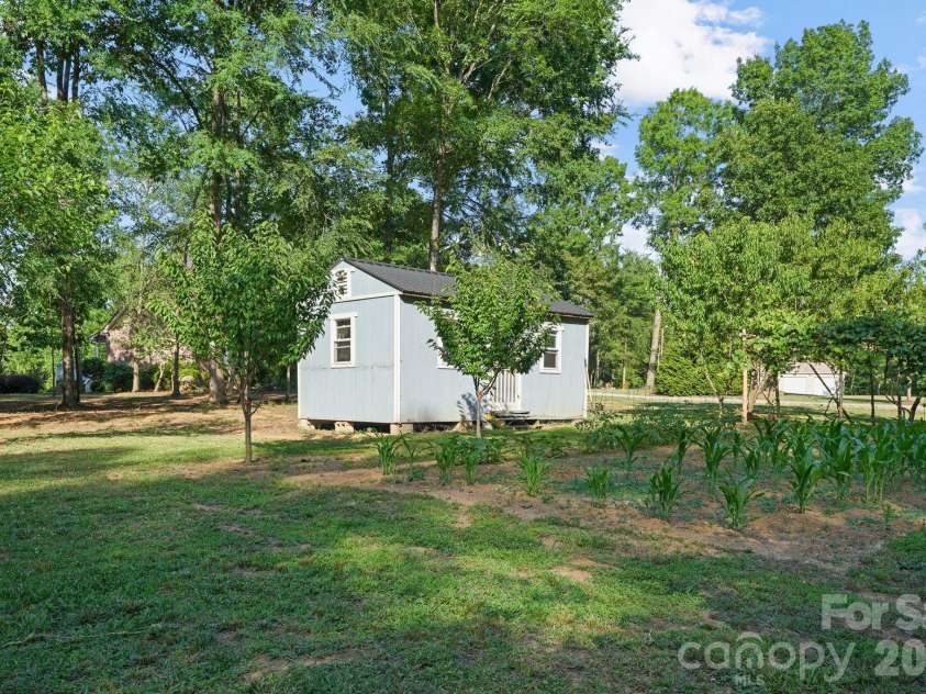 1715 Regan Road, Lexington, NC 27292.  MLS# CAR4391919, YatesRealty ID 29227. 