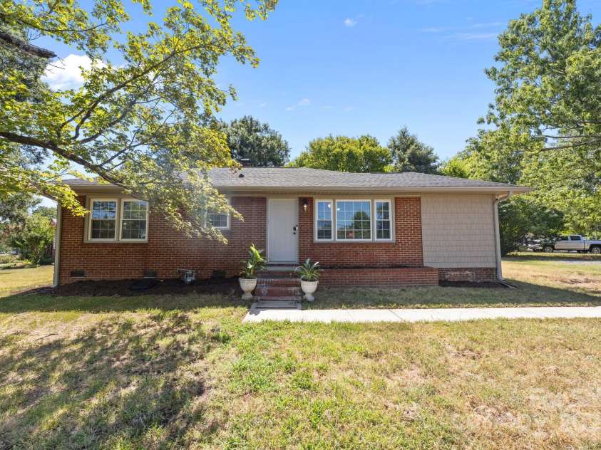 201 Lowry Street, Pineville, NC 28134.  MLS# CAR4284142, YatesRealty ID 29227. 