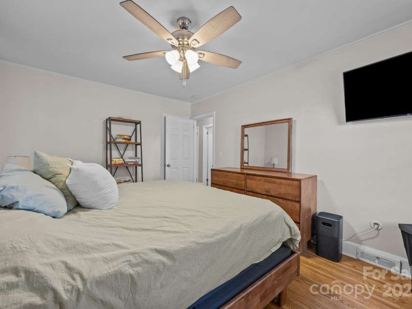 201 Lowry Street, Pineville, NC 28134.  MLS# CAR4284142, YatesRealty ID 29227. 