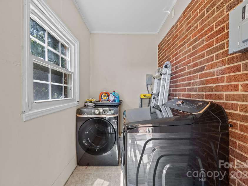 201 Lowry Street, Pineville, NC 28134.  MLS# CAR4284142, YatesRealty ID 29227. 