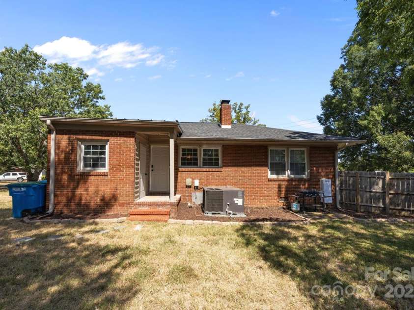 201 Lowry Street, Pineville, NC 28134.  MLS# CAR4284142, YatesRealty ID 29227. 