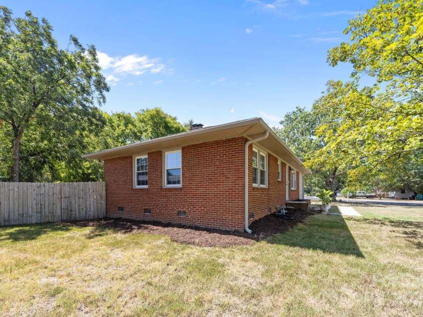 201 Lowry Street, Pineville, NC 28134.  MLS# CAR4284142, YatesRealty ID 29227. 