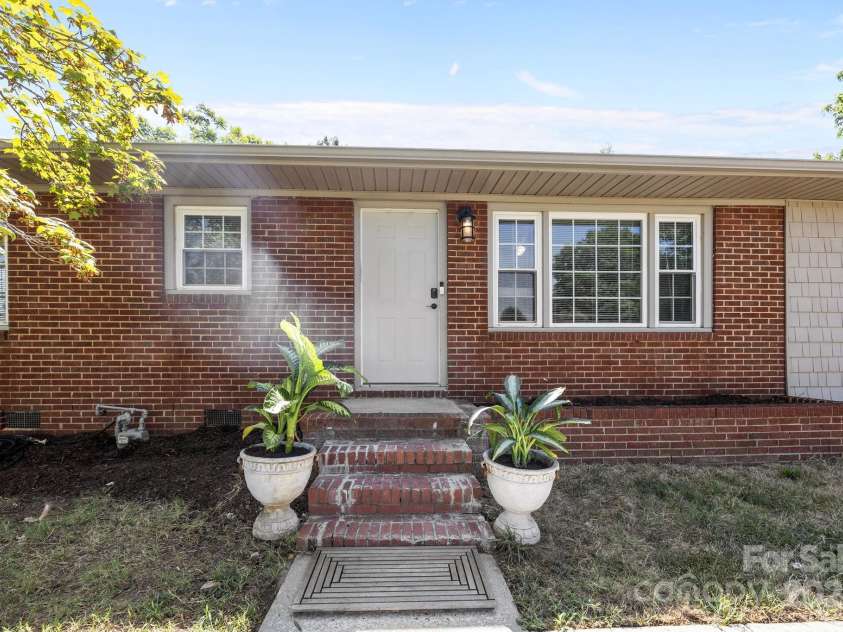 201 Lowry Street, Pineville, NC 28134.  MLS# CAR4284142, YatesRealty ID 29227. 