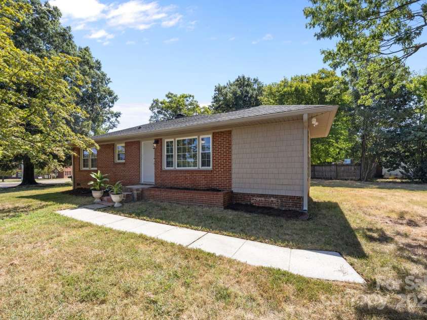 201 Lowry Street, Pineville, NC 28134.  MLS# CAR4284142, YatesRealty ID 29227. 