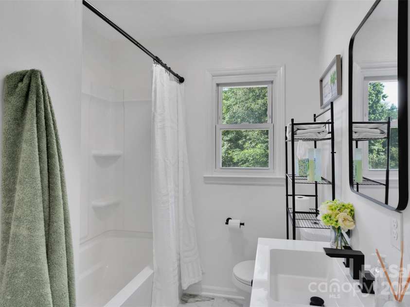 113 Lou Drive, Gastonia, NC 28052.  MLS# CAR4270786, YatesRealty ID 29229. Full bath