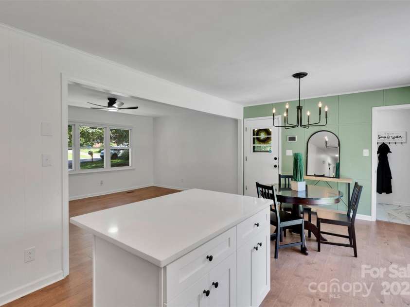 113 Lou Drive, Gastonia, NC 28052.  MLS# CAR4270786, YatesRealty ID 29229. Kitchen