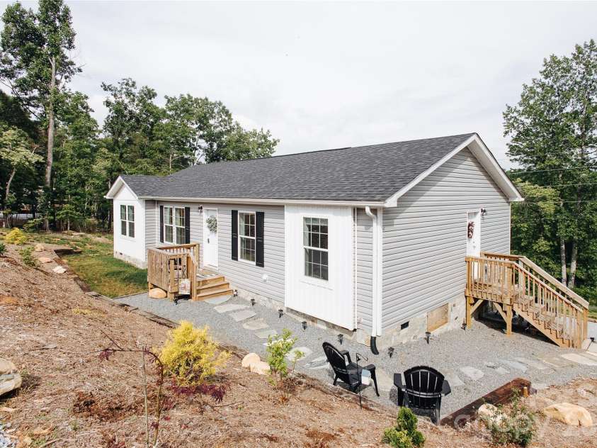 70 Cascades Drive, Nebo, NC 28761.  MLS# CAR4388947, YatesRealty ID 29229. 
