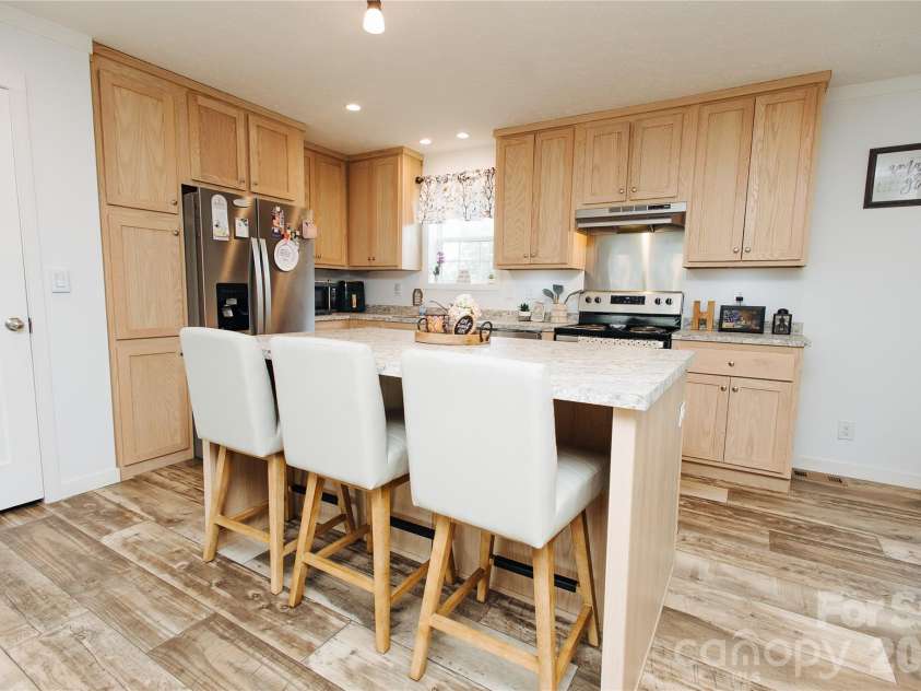 70 Cascades Drive, Nebo, NC 28761.  MLS# CAR4388947, YatesRealty ID 29229. 