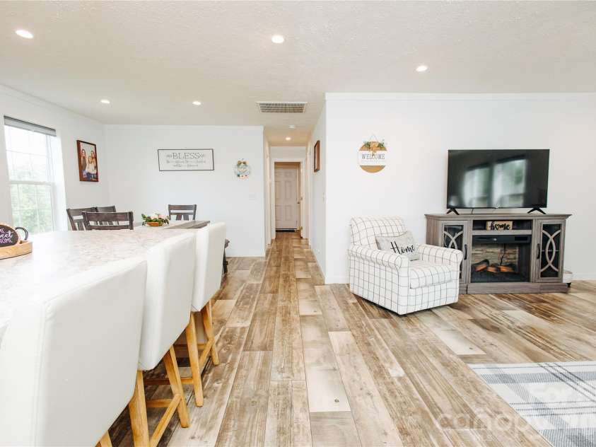 70 Cascades Drive, Nebo, NC 28761.  MLS# CAR4388947, YatesRealty ID 29229. 