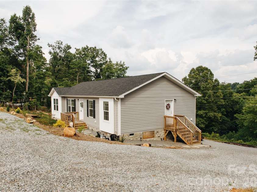 70 Cascades Drive, Nebo, NC 28761.  MLS# CAR4388947, YatesRealty ID 29229. 