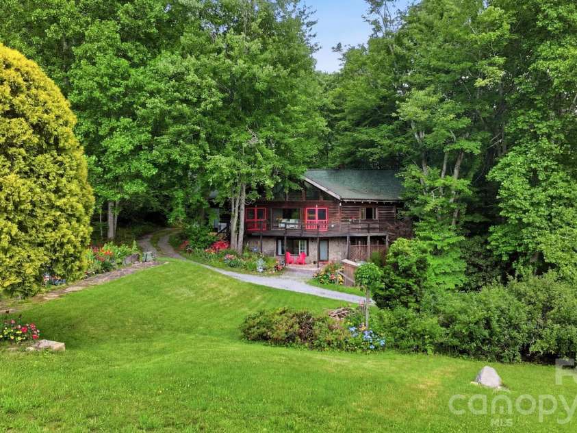 429 Biodome Drive, Waynesville, NC 28785.  MLS# CAR4386241, YatesRealty ID 2923. 